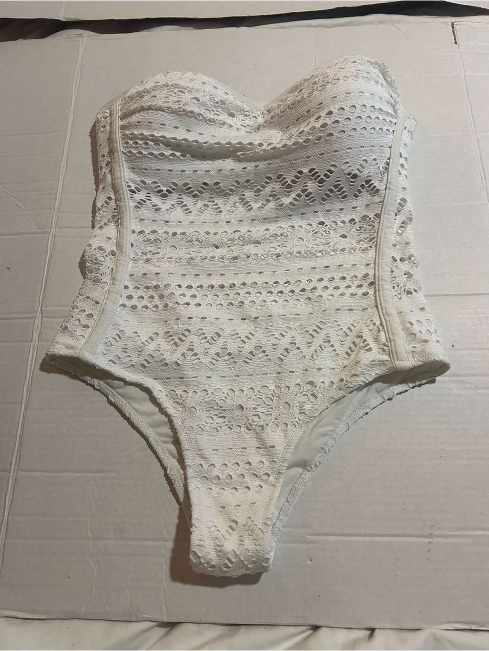 Amiani White Crochet Lace Strapless one-piece Bandeau swimsuit size Medium - Picture 3 of 8